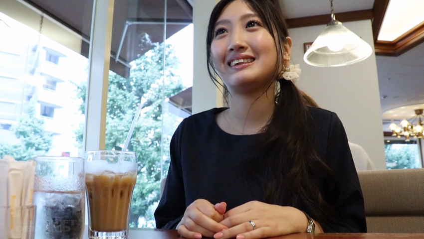 [榎本美咲] 困りラクダ顔からの活き活きギャップ。魅せる人妻 Mの熟練の技。